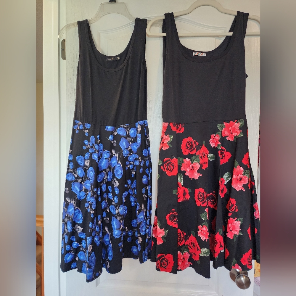 Lot Of 2 Dresses Black Empire Waist Floral Dress Girly Pockets Flowy Medium